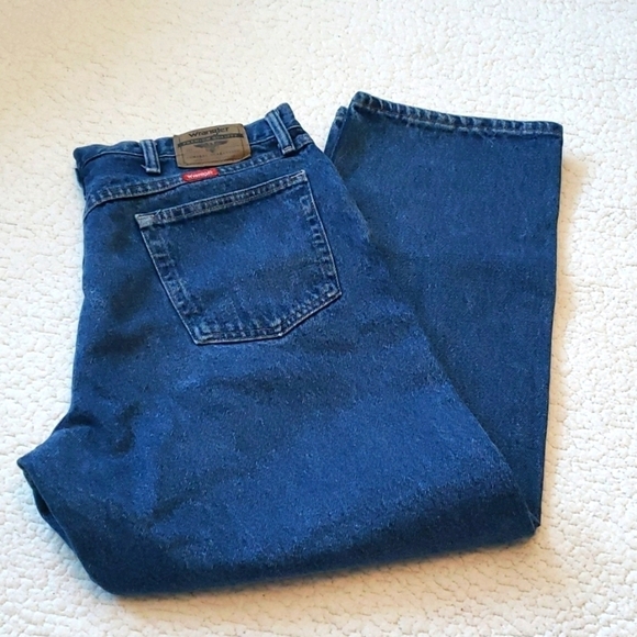 Wrangler Relaxed Fit bootcut jeans - Picture 1 of 6